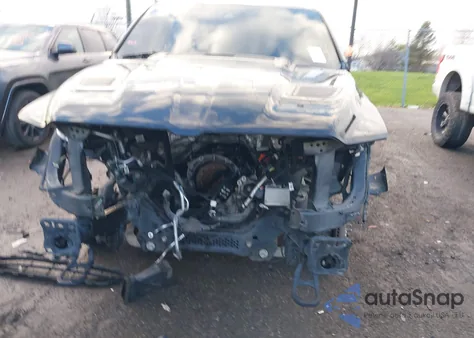 2022 Ram 1500 Limited 4X4 5'7 Box from USA, damaged, VIN 1C6SRFHT1NN144917